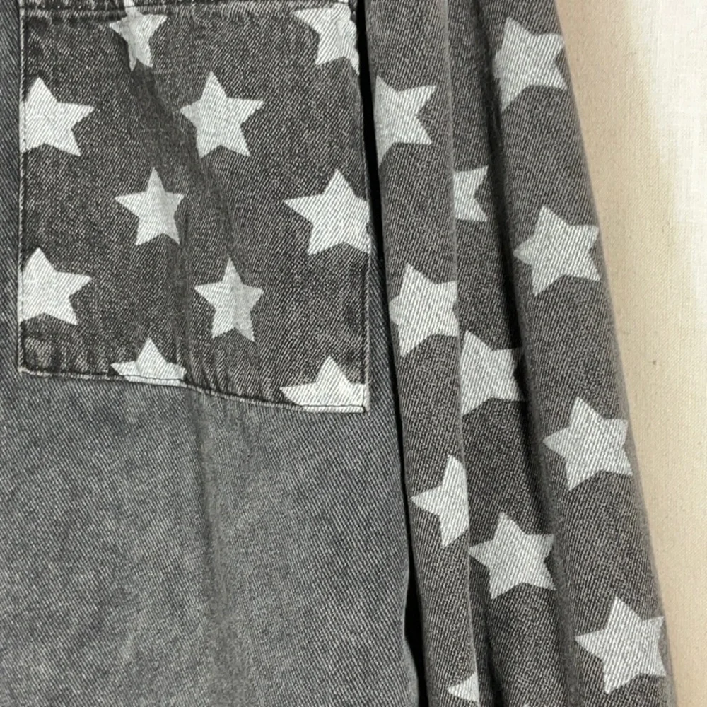 POL Oversized Gray Stone Washed Denim, white star distressed frayed hem Shacket